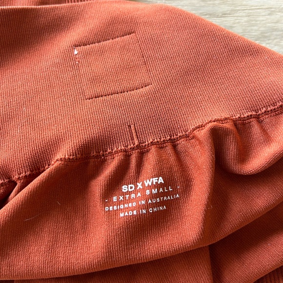 Sarah’s day x white fox desert mirage set - Picture 5 of 5